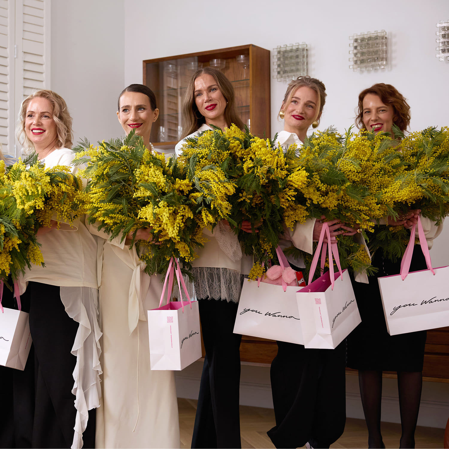 YOU WANNA и Фонд «Семья вместе»