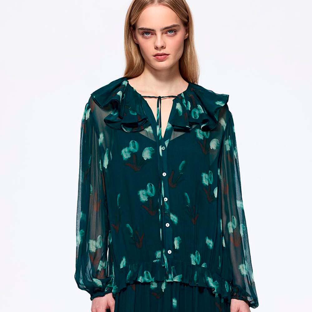 Платья DREAMS by Alena Akhmadullina задают тон коллекции